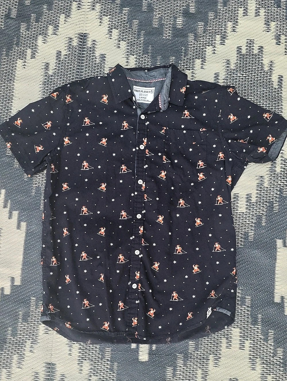 Free Planet Christmas Santa Skiing & Sledding Pattern Button Down Shirt Large
